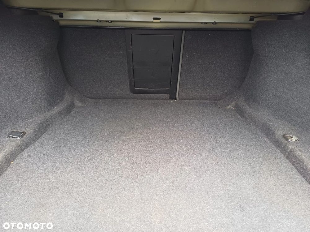 BMW Seria 5 520i - 22