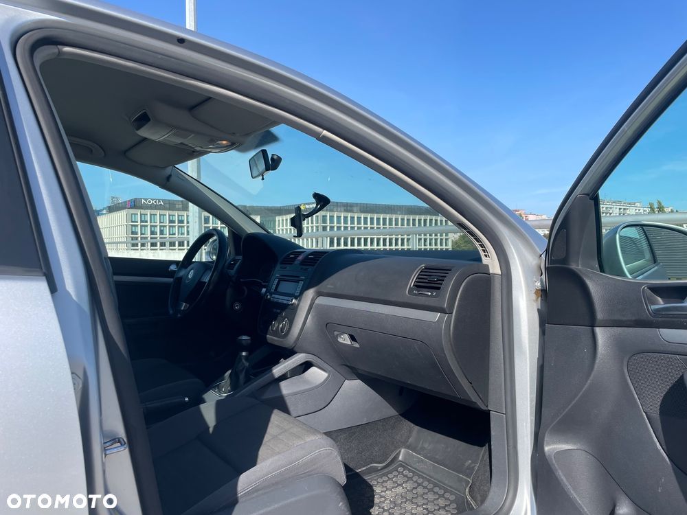 Volkswagen Golf 1.6 FSI Comfortline - 14