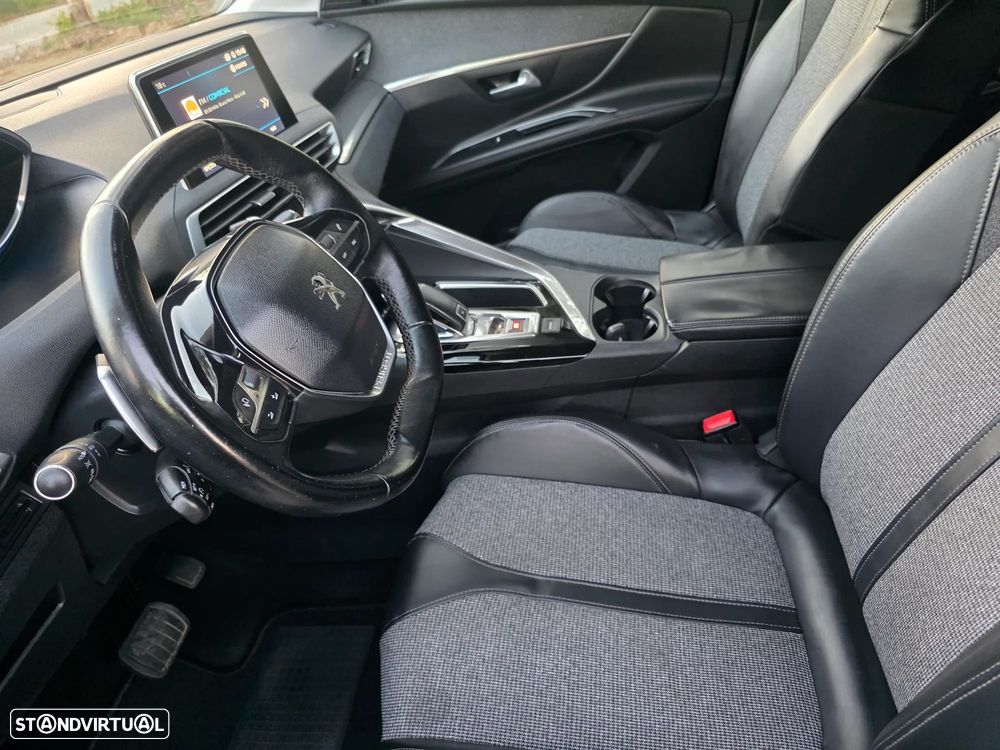 Peugeot 5008 1.2 PureTech Allure EAT6 - 41