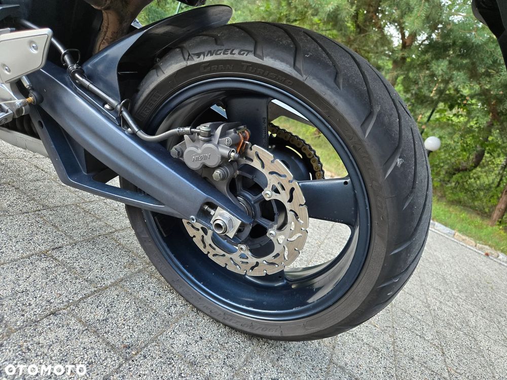 Yamaha MT - 32