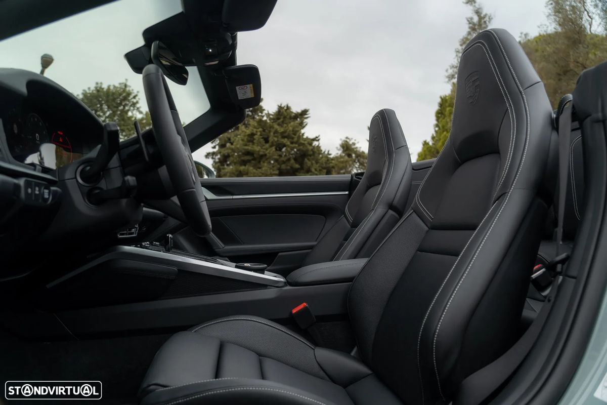 Porsche 911 (992) Carrera - 14