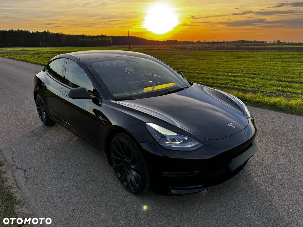 Tesla Model 3 - 1