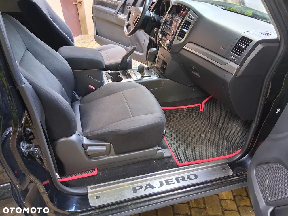 Mitsubishi Pajero 3.2 DID Instyle EU6 - 10