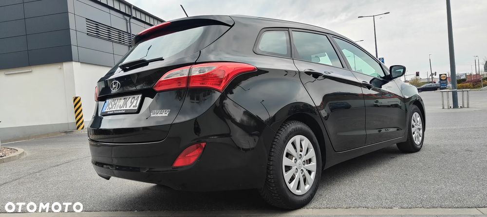 Hyundai i30 blue Kombi 1.4 Style - 12