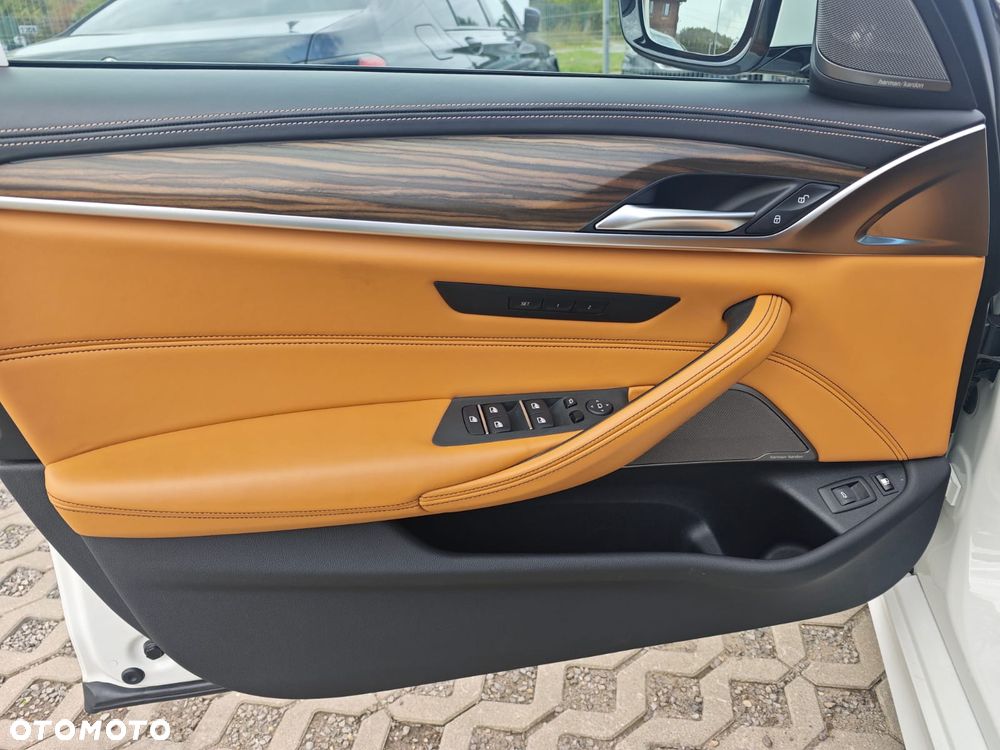 BMW Seria 5 530e xDrive M Sport sport - 18