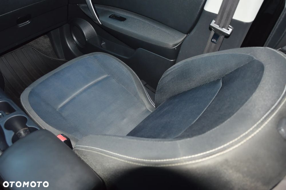 Nissan Qashqai+2 2.0 tekna - 27