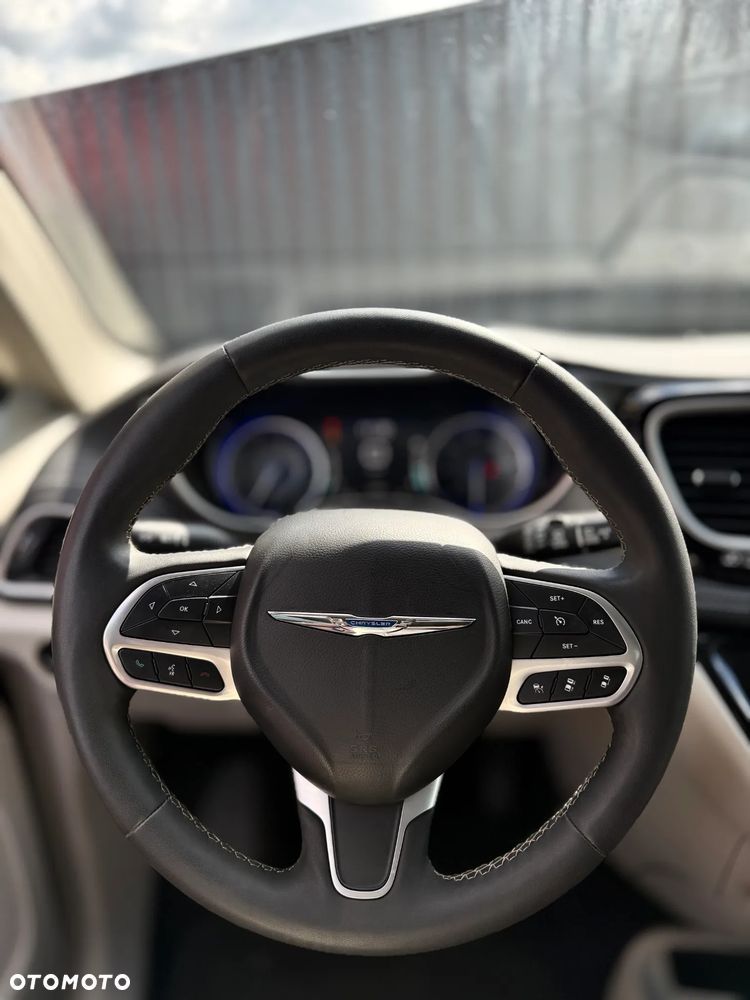 Chrysler Pacifica - 14