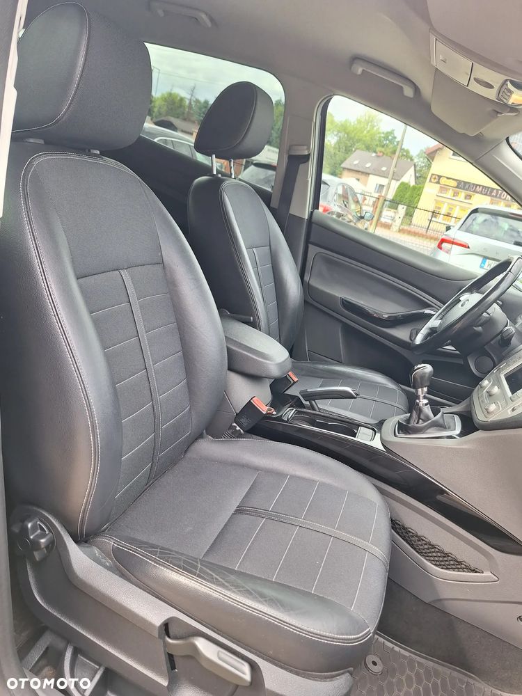 Ford Kuga 2.5 4x4 Titanium - 22