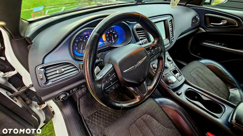 Chrysler 200 - 11