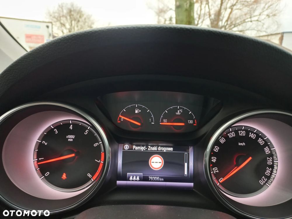 Opel Astra 1.4 Turbo Innovation - 23