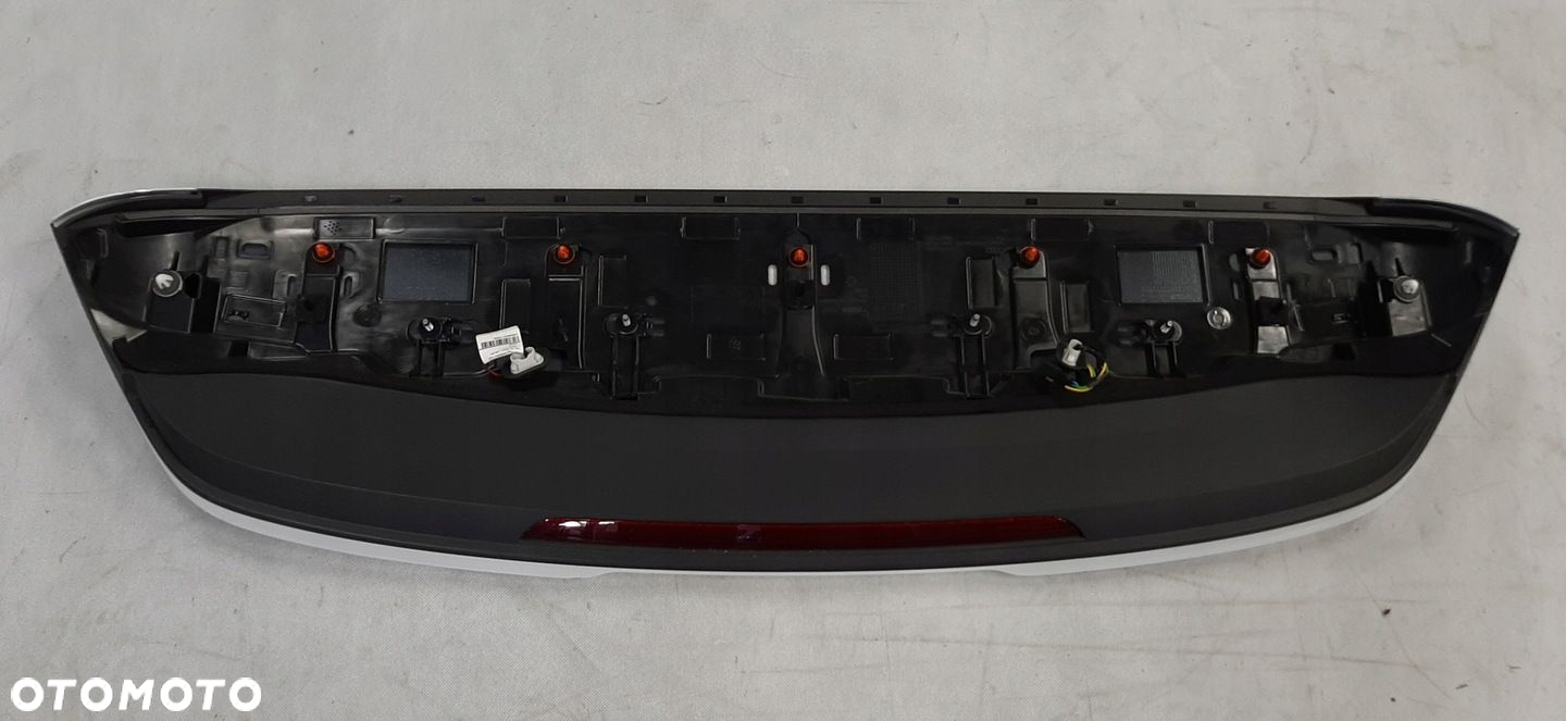 Audi A3 S3 RS3 S-Line Spoiler klapy 8Y4827917A - 5