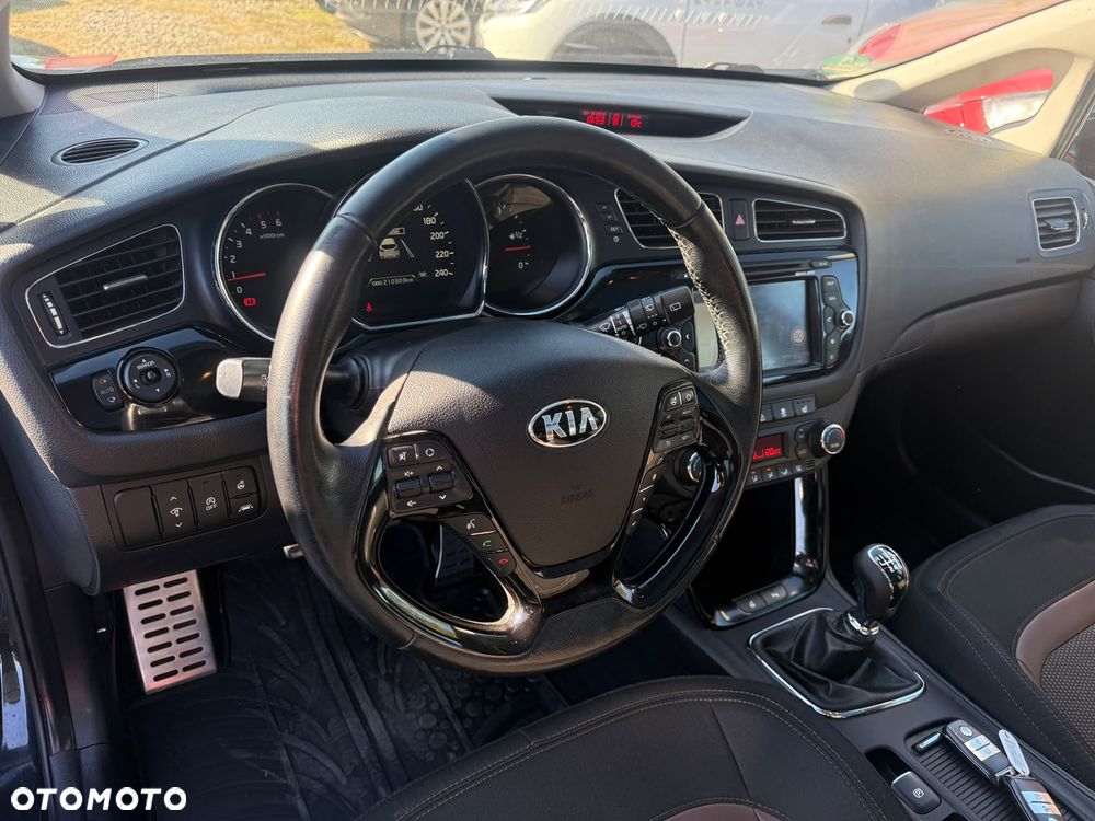 Kia Ceed 1.6 CRDi 128 Platinum Edition - 32