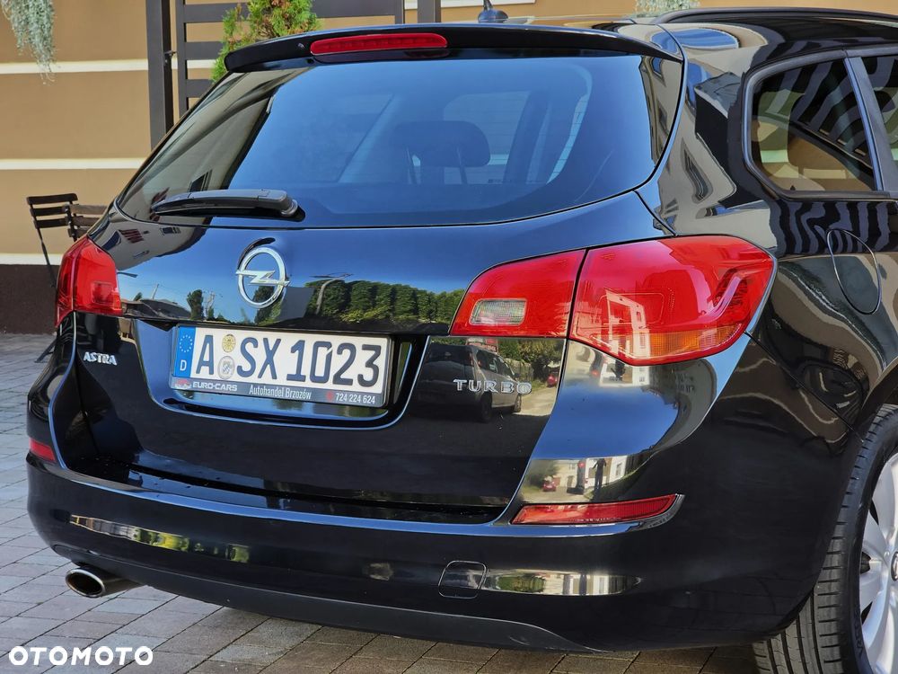 Opel Astra 1.6 Turbo 150 Jahre - 29