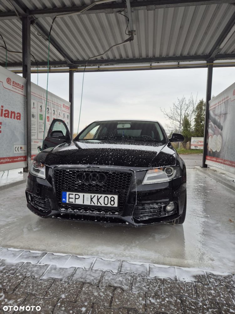Audi A4 Limousine - 1
