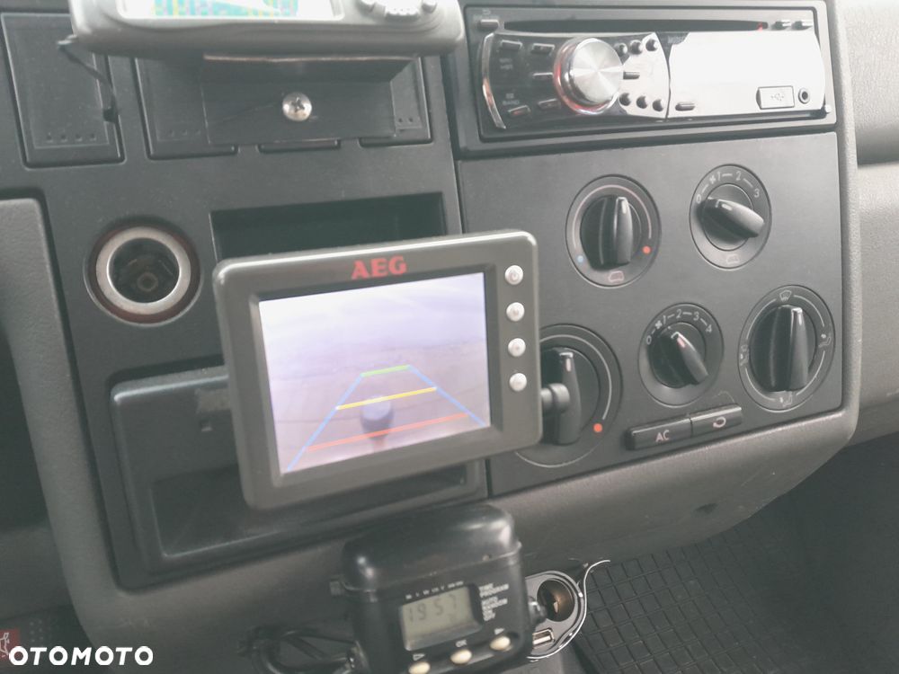 Volkswagen Caravelle GL - 12