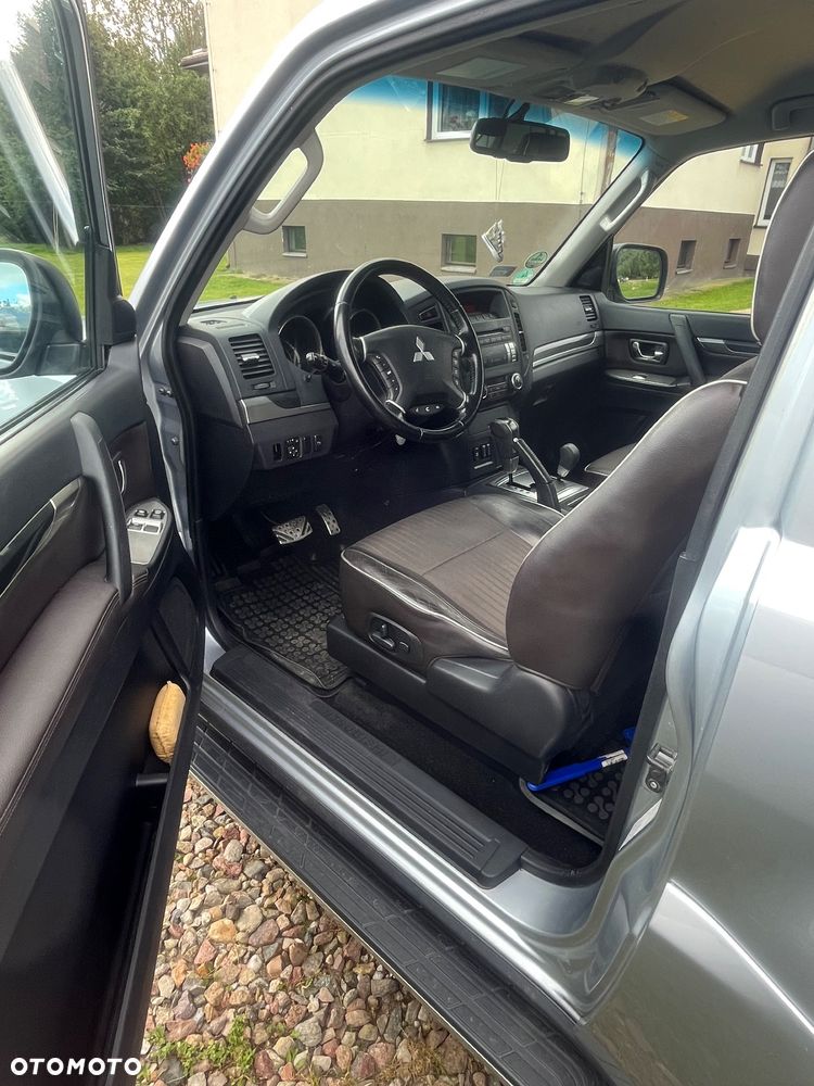 Mitsubishi Pajero 3.2 DI-D Automatik Intense - 11