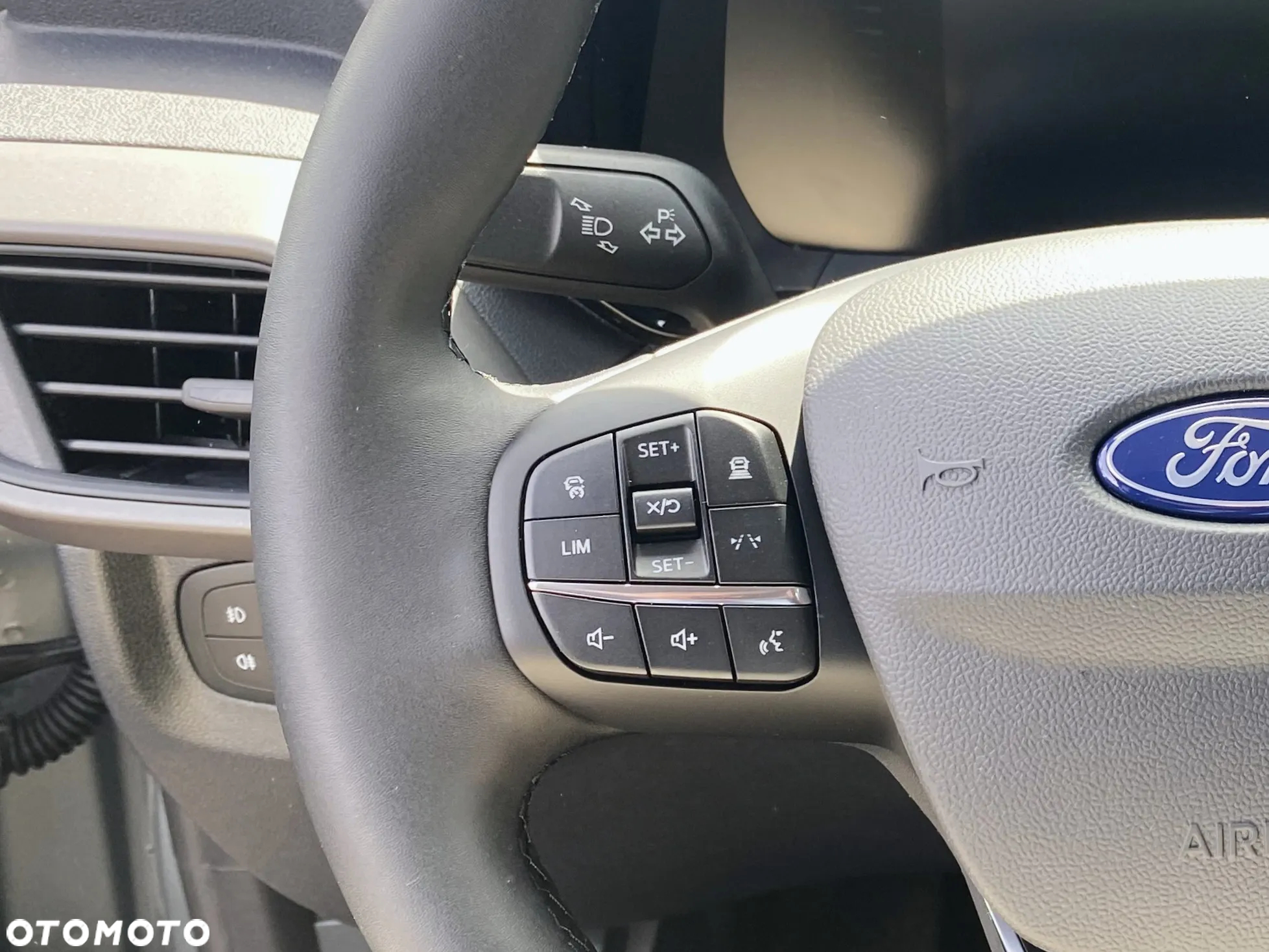 Ford Tourneo Courier 1.0 EcoBoost Trend - 12