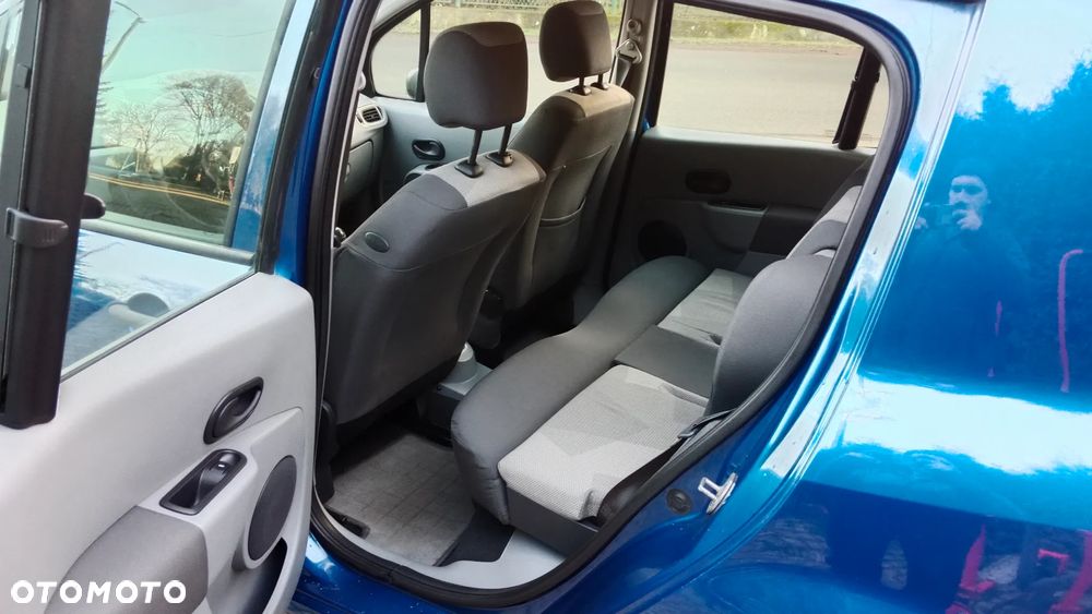 Renault Modus 1.2 16V Dynamique - 8