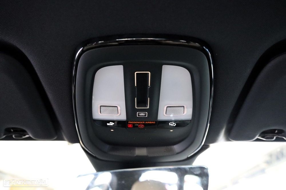 Volvo XC 60 2.0 T6 PHEV Plus Dark - 36