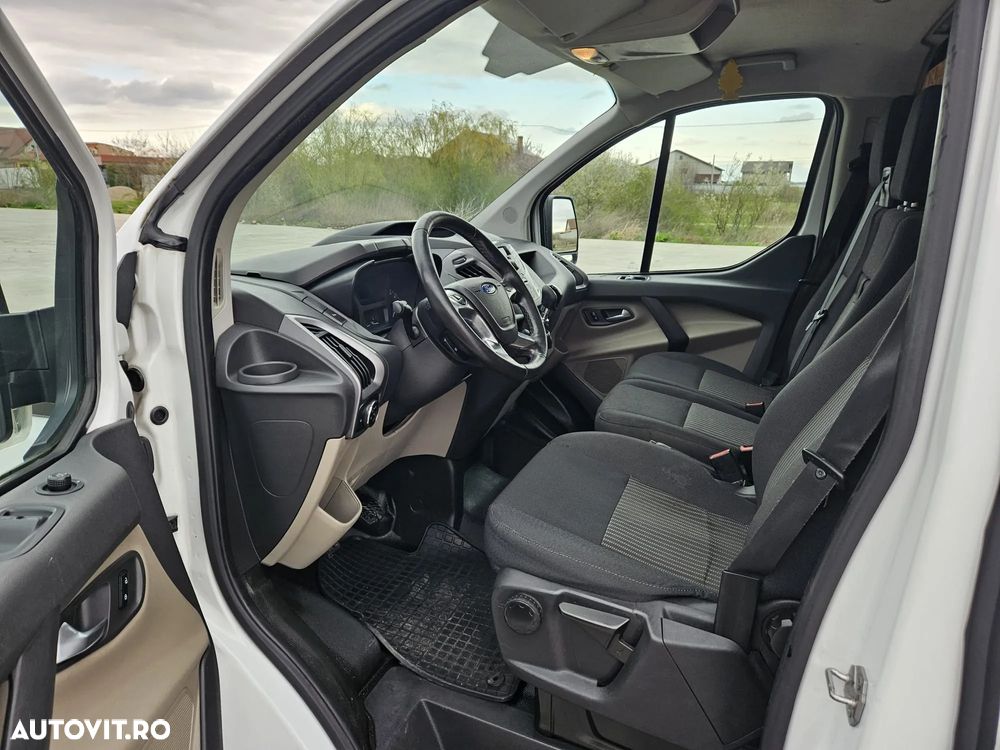 Ford TRANSIT CUSTOM - 11
