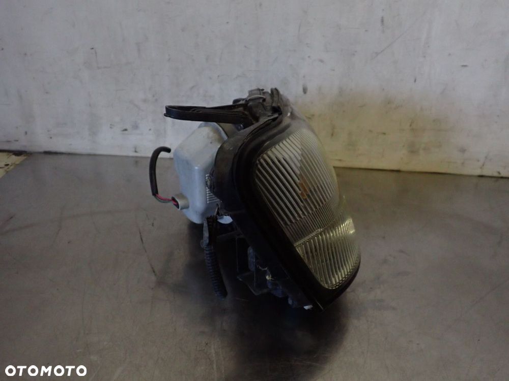 LAMPA PRAWA PRZEDNIA SUBARU LEGACY 2.5 - 3