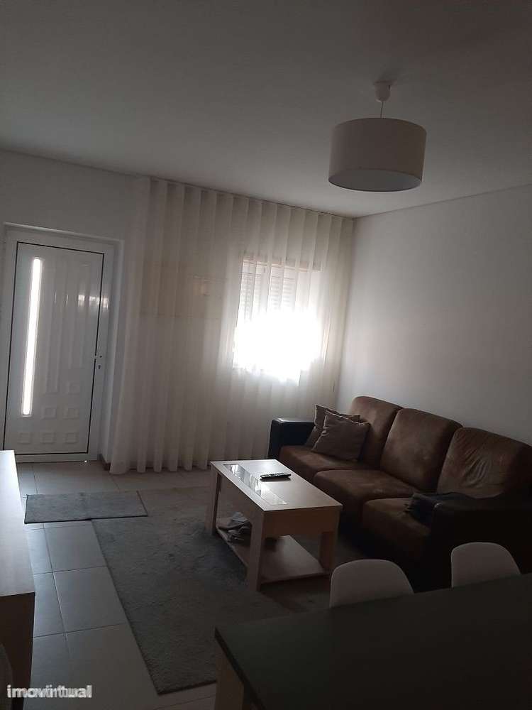 ExcelenteT2 em Ronfe com 90m², eficiente e bem localizado - Grande imagem: 2/18