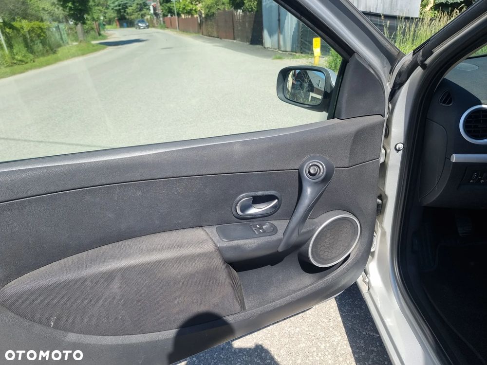 Renault Clio - 8