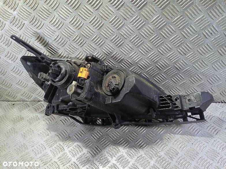 LAMPA LEWA PRZEDNIA MAZDA 3 - 2