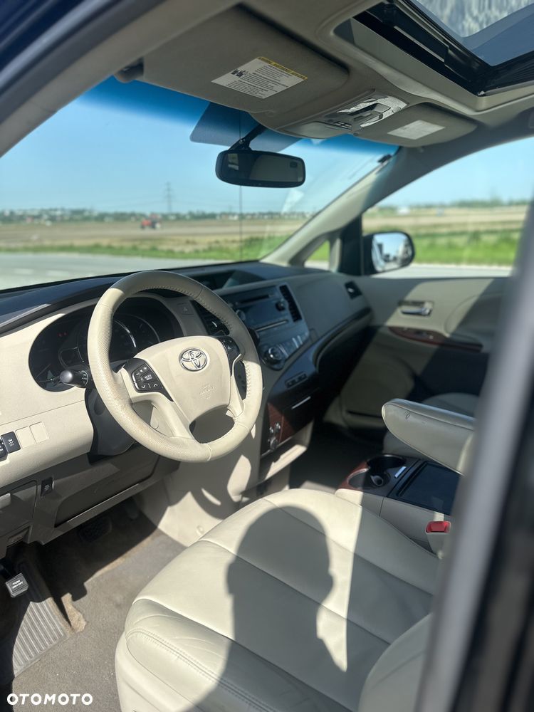 Toyota Sienna 3.5 V6 XLE AWD - 15