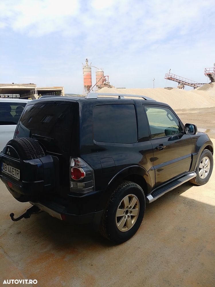 Mitsubishi Pajero - 5
