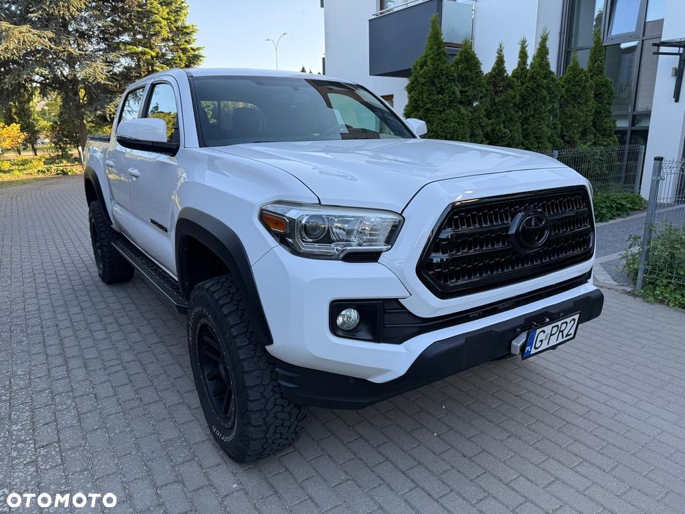 Toyota Tacoma - 17
