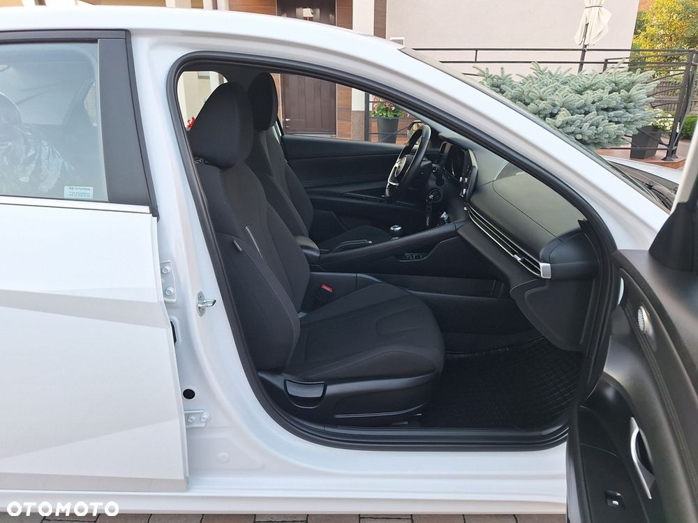 Hyundai Elantra 1.6 Smart - 9