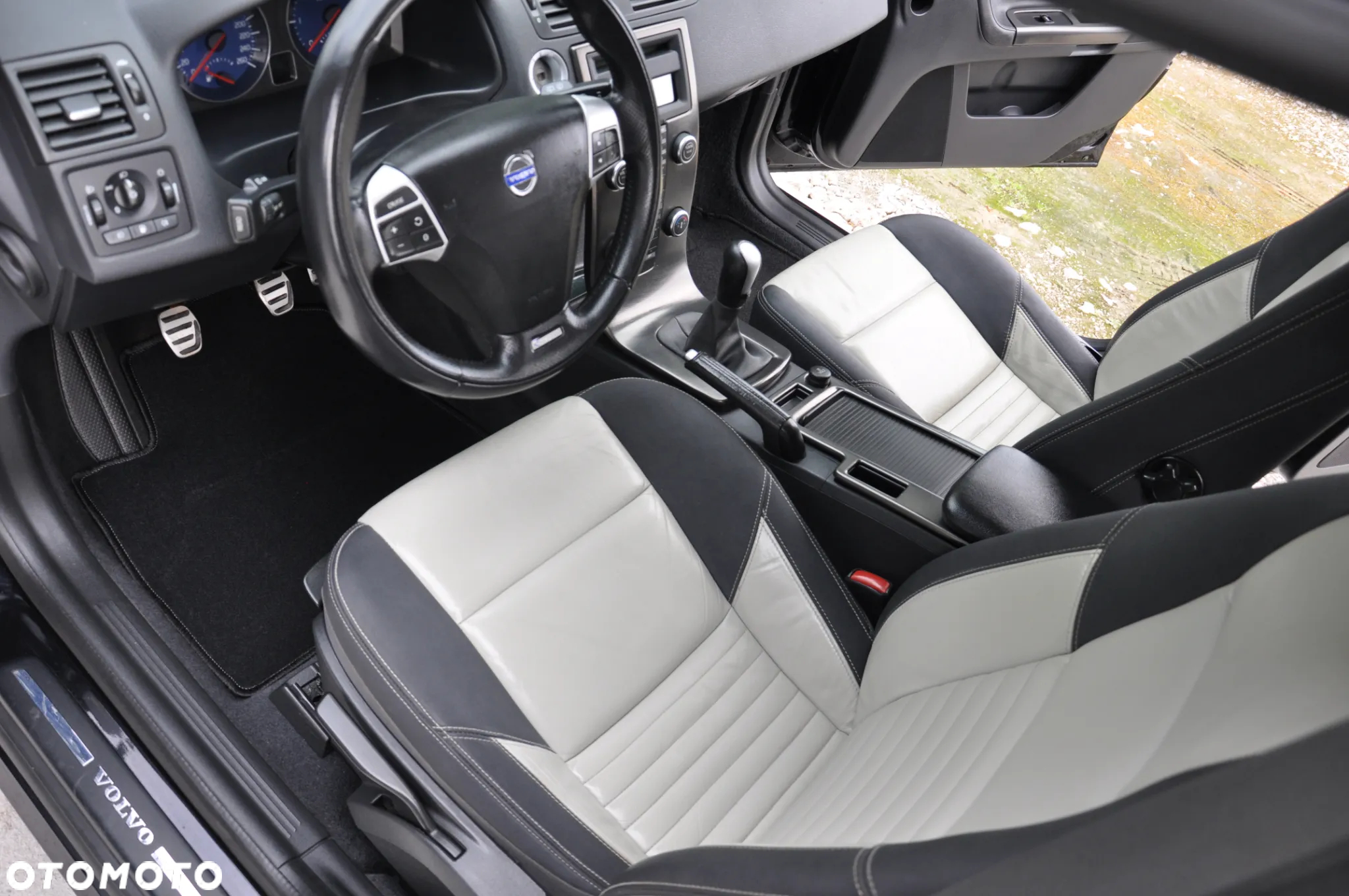 Volvo V50 2.0D R-Design Momentum - 26