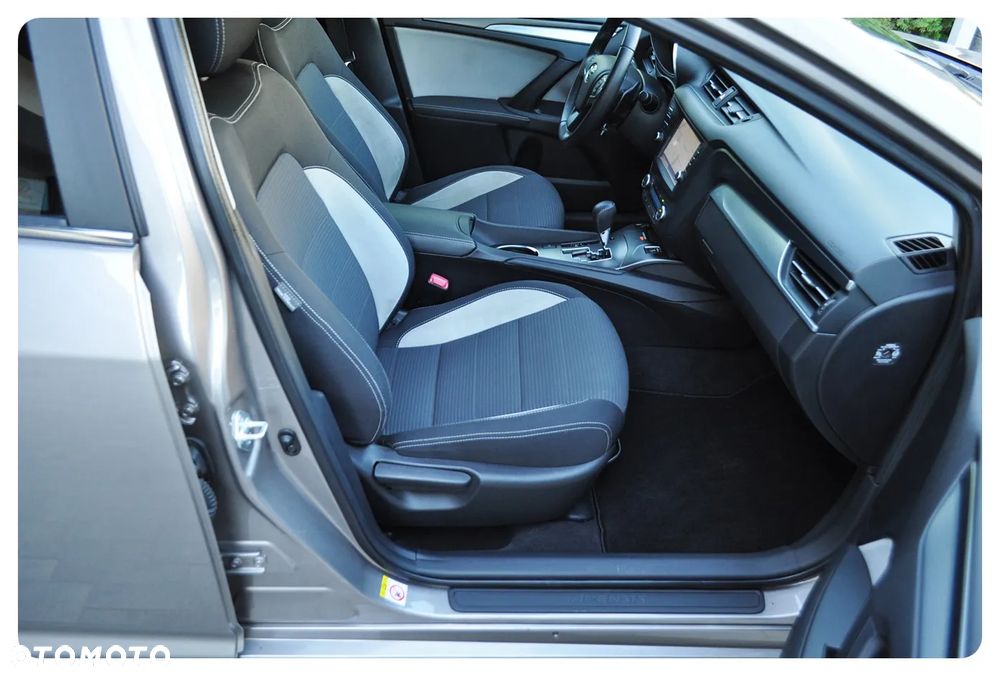 Toyota Avensis Touring Sports 1.8 Multidrive S Business Edition - 30