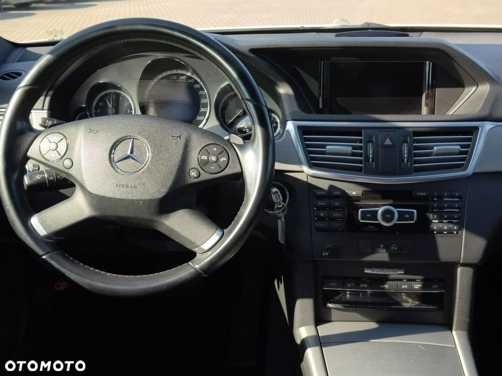 Mercedes-Benz Klasa E - 11