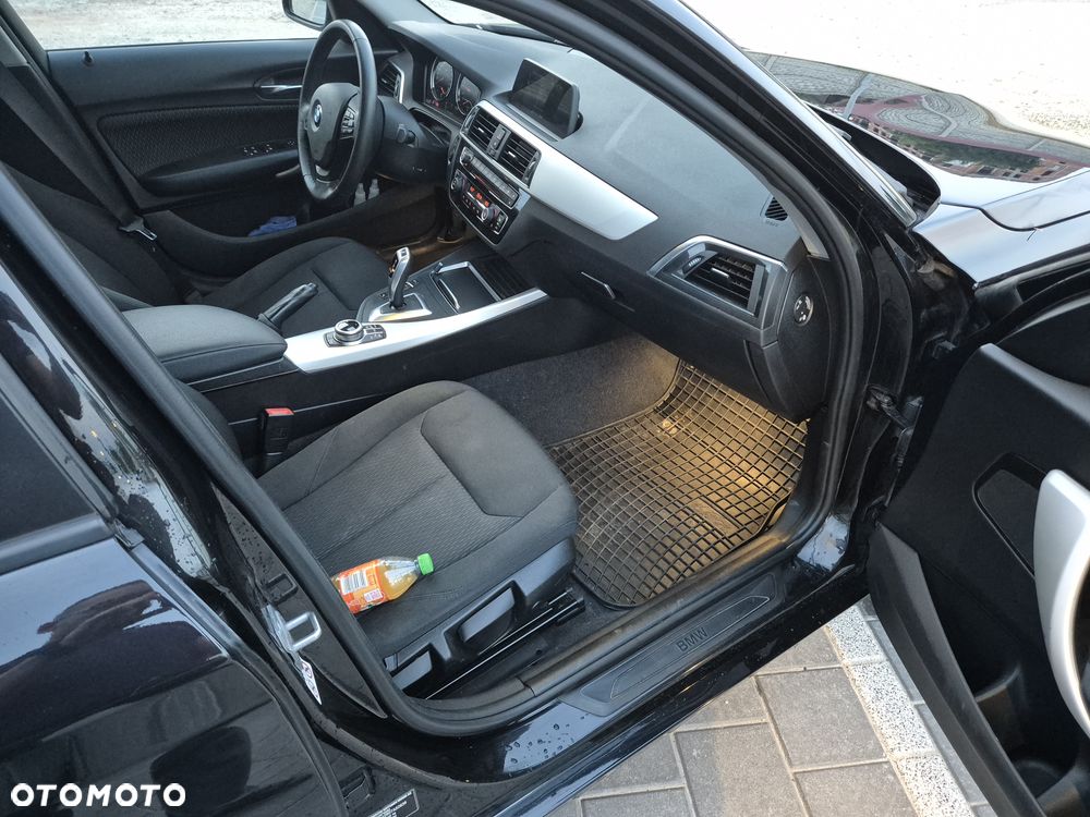 BMW Seria 1 120i GPF Urban Line - 13