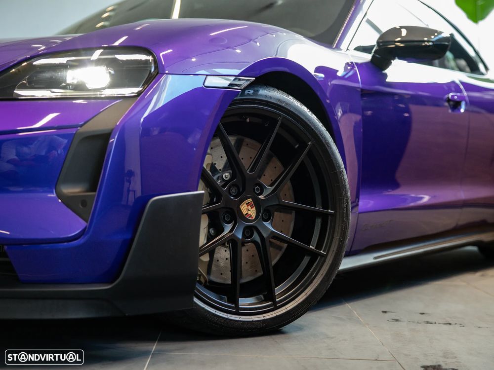 Porsche Taycan Turbo GT Weissach - 23