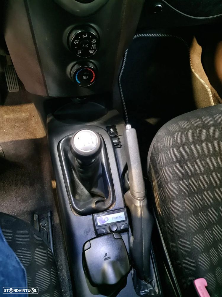 Toyota iQ 1.4 D-4D - 8