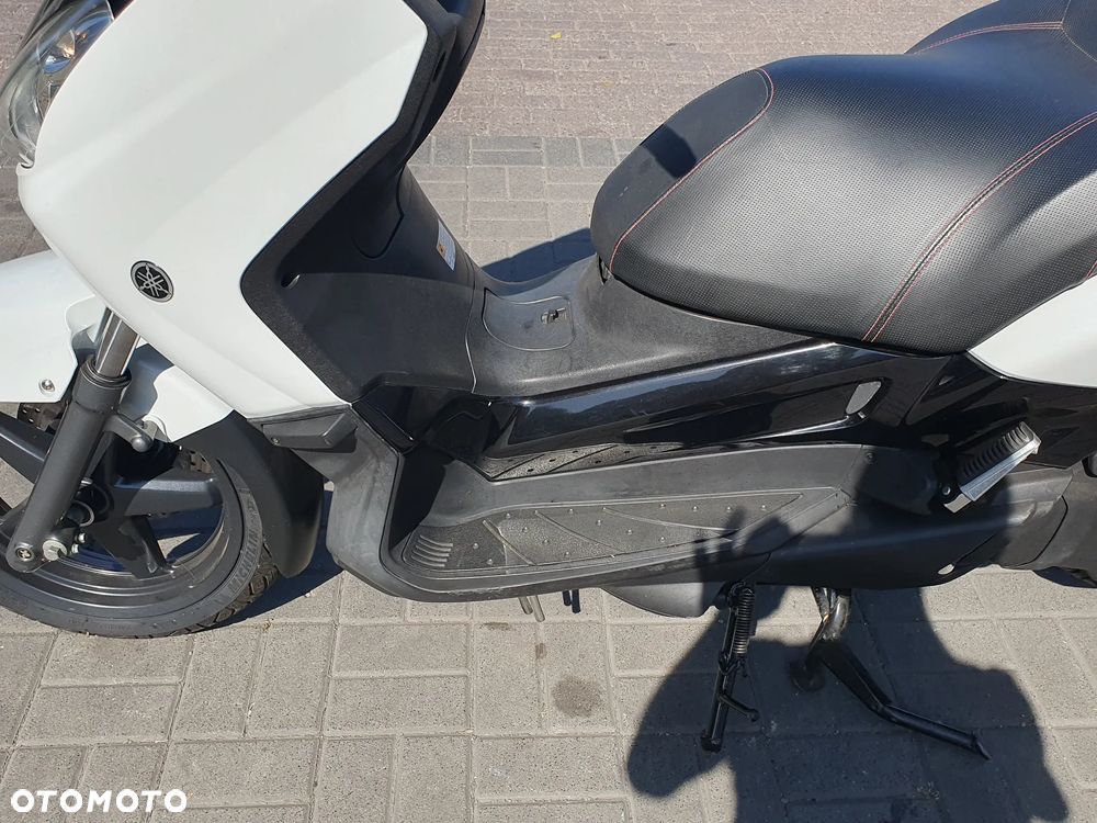 Yamaha X-max - 32