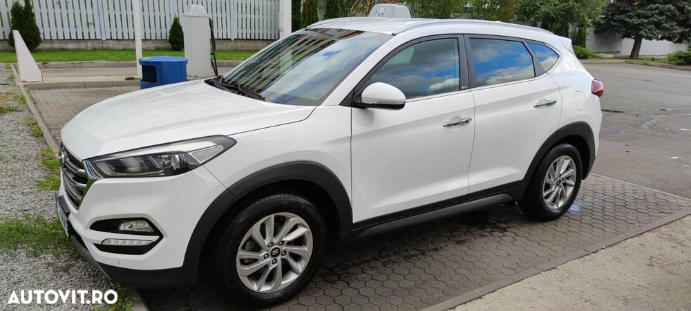 Hyundai Tucson 2.0 CRDI 4WD 6AT Style - 9