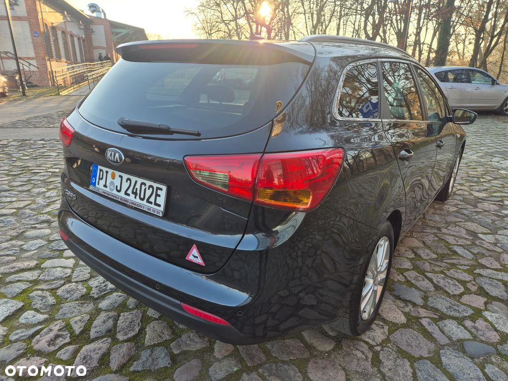 Kia Ceed 1.6 GDI Dream-Team Edition - 4