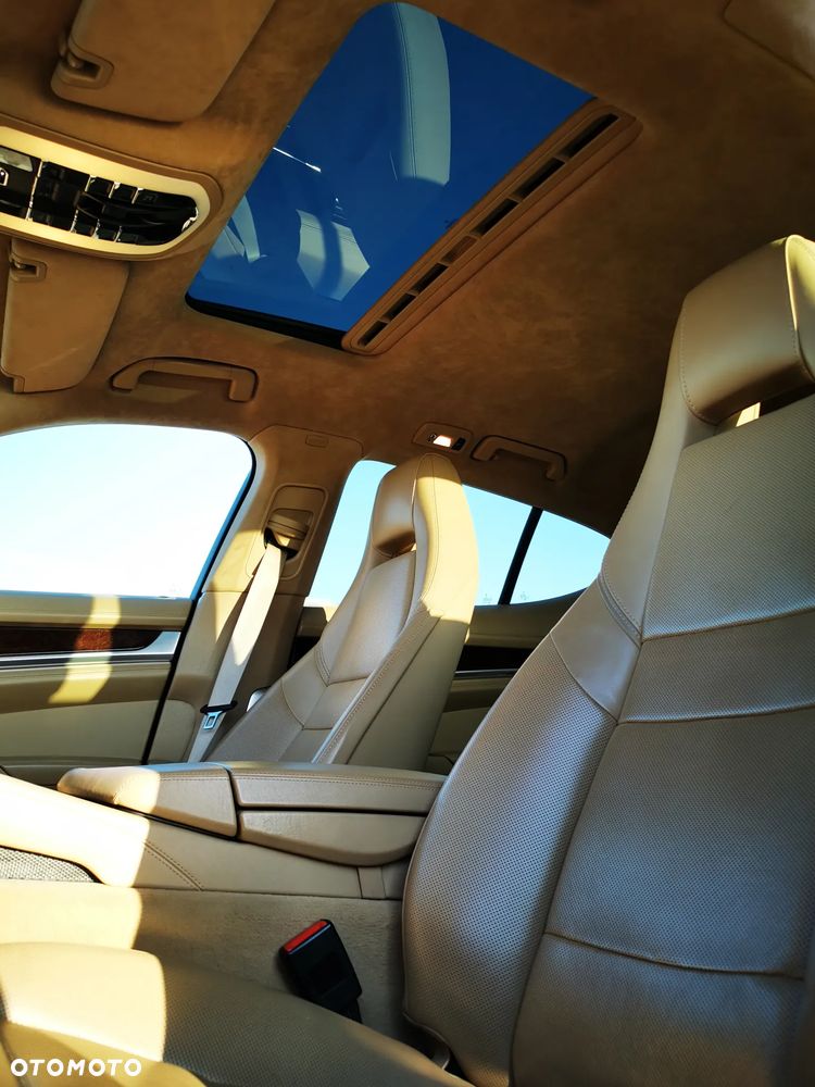 Porsche Panamera Turbo PDK - 28