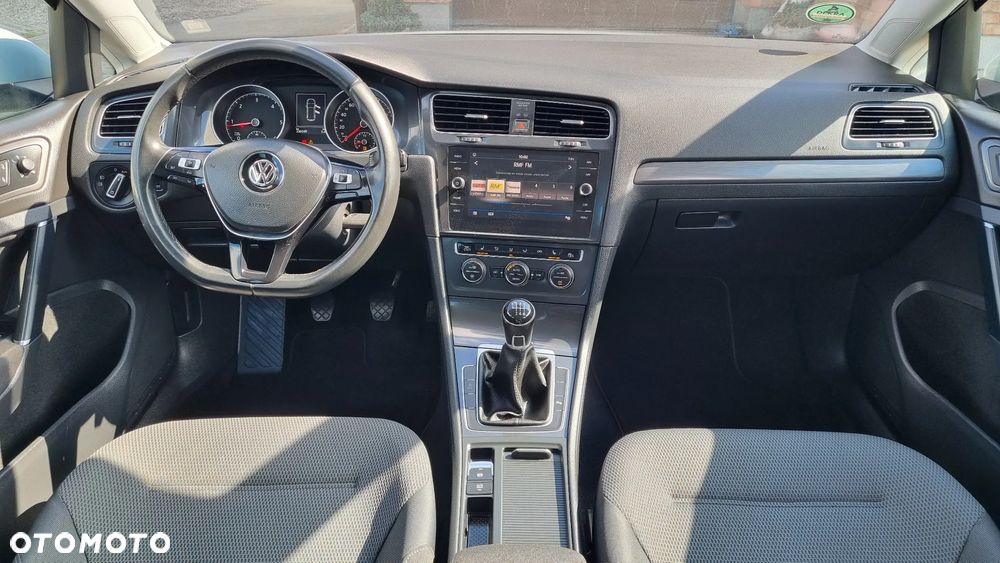 Volkswagen Golf 2.0 TDI (BlueMotion Technology) Comfortline - 23