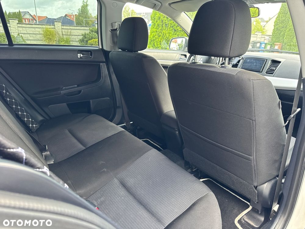Mitsubishi Lancer - 11