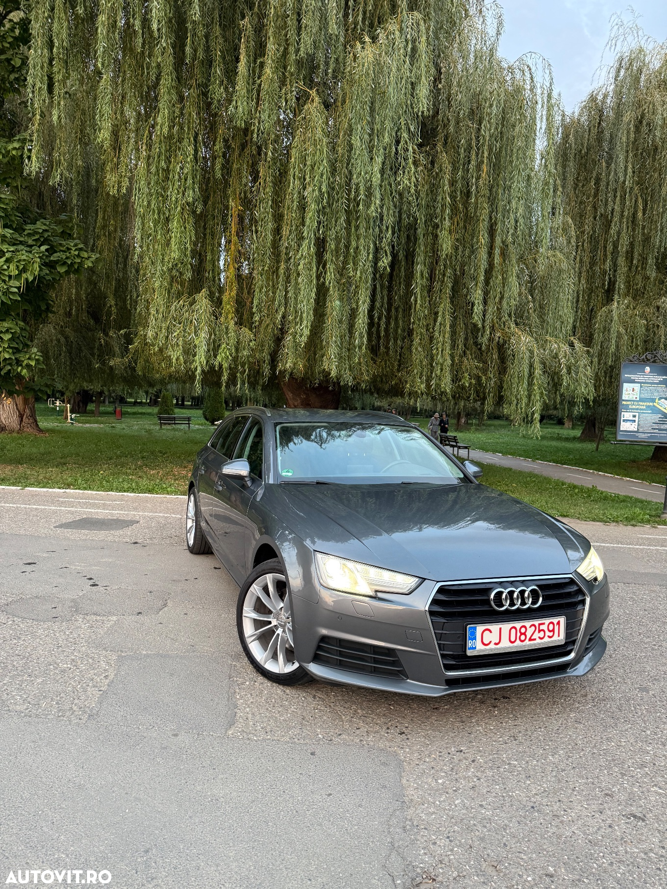 Audi A4 Avant 2.0 TDI ultra S tronic Design - 25