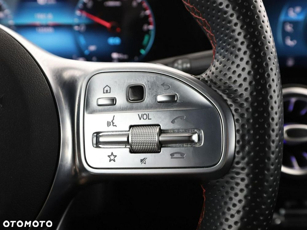 Mercedes-Benz GLA 250 e PHEV AMG Line 8G-DCT - 34