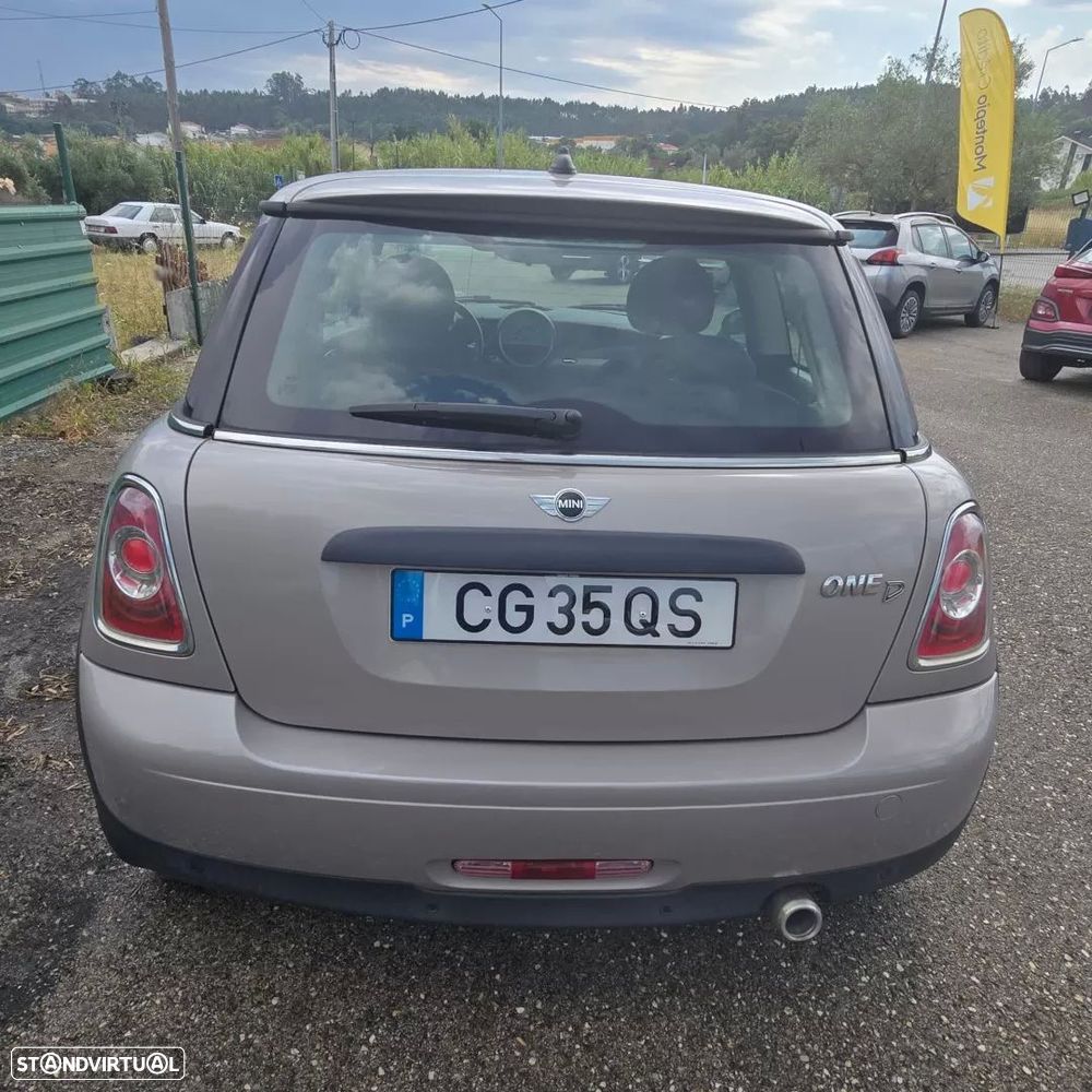 MINI 3 Portas Cooper D - 2