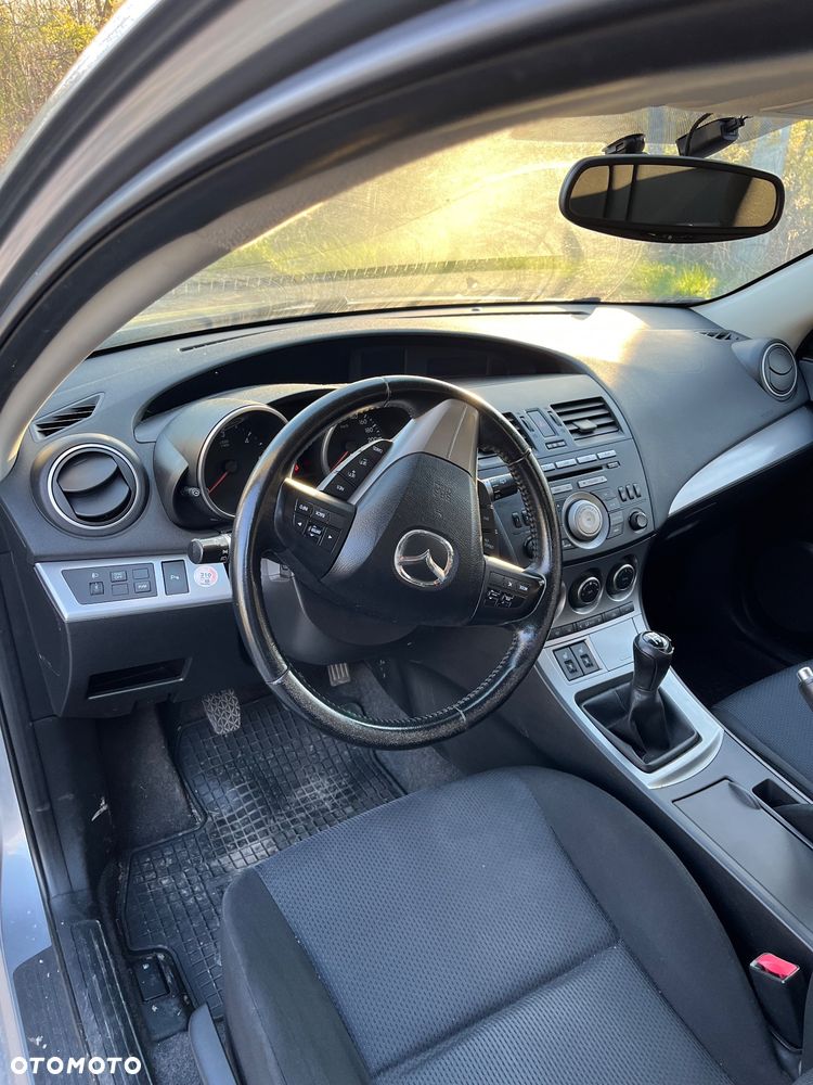 Mazda 3 1.6 CD Exclusive + - 9