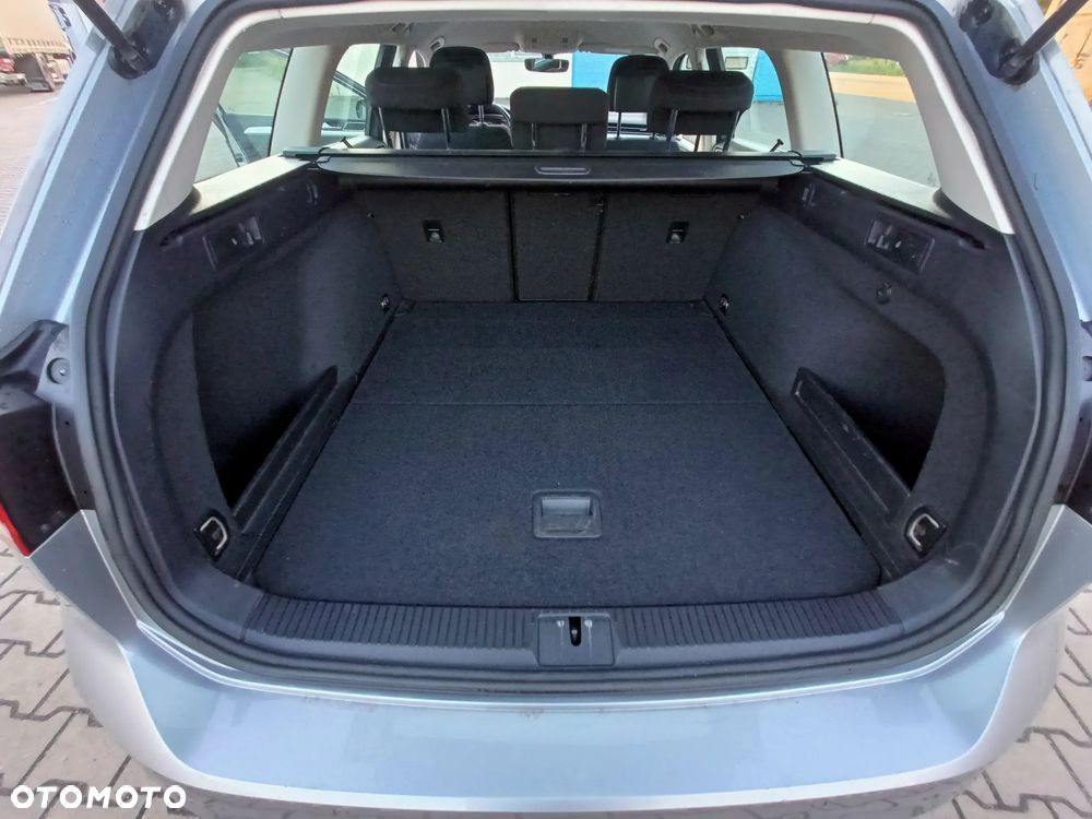 Volkswagen Passat Variant 2.0 TDI BMT Highline - 19