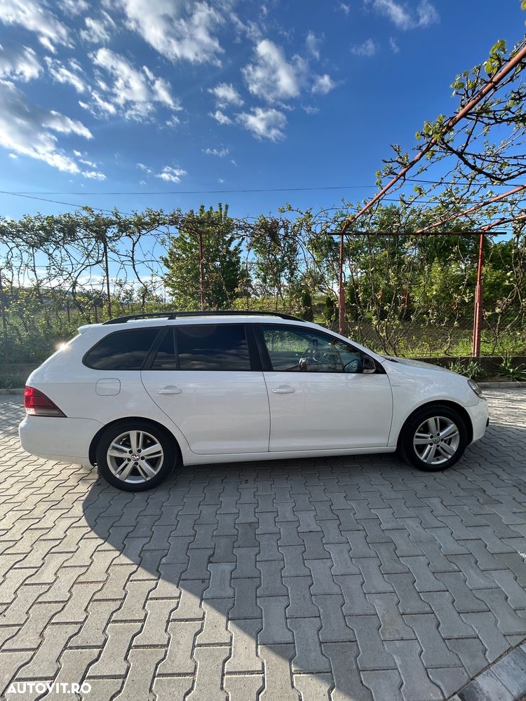 Volkswagen Golf 1.6 TDI DPF MATCH - 8